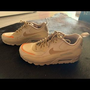 Only worn twice. In excellent condition.